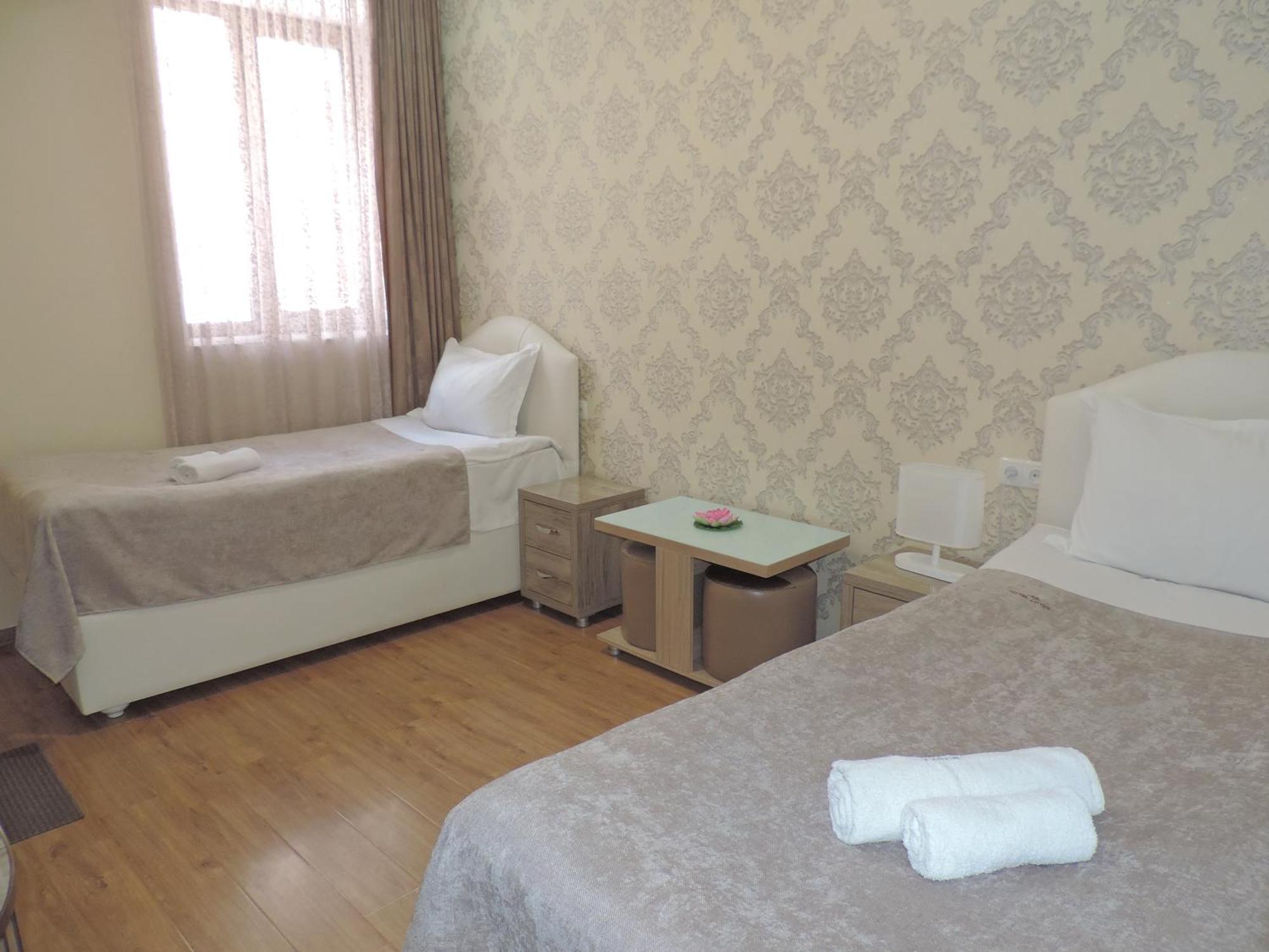 Hotel Lotus Ахалцихе Екстериор снимка