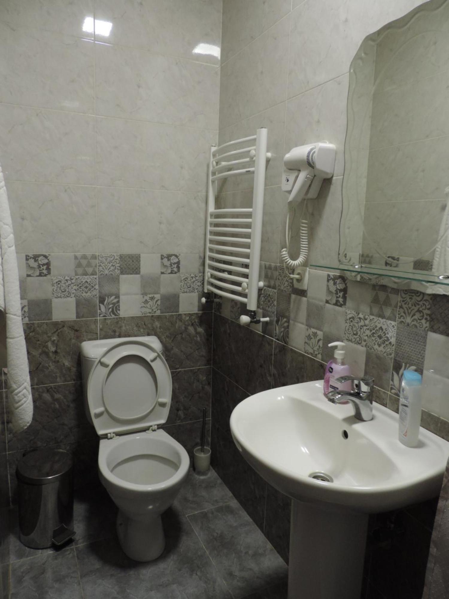 Hotel Lotus Ахалцихе Екстериор снимка