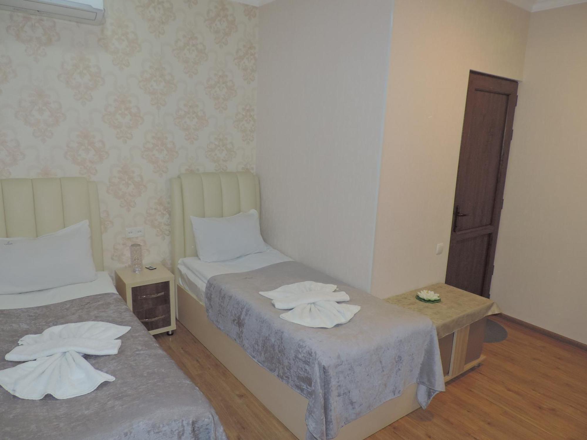 Hotel Lotus Ахалцихе Екстериор снимка
