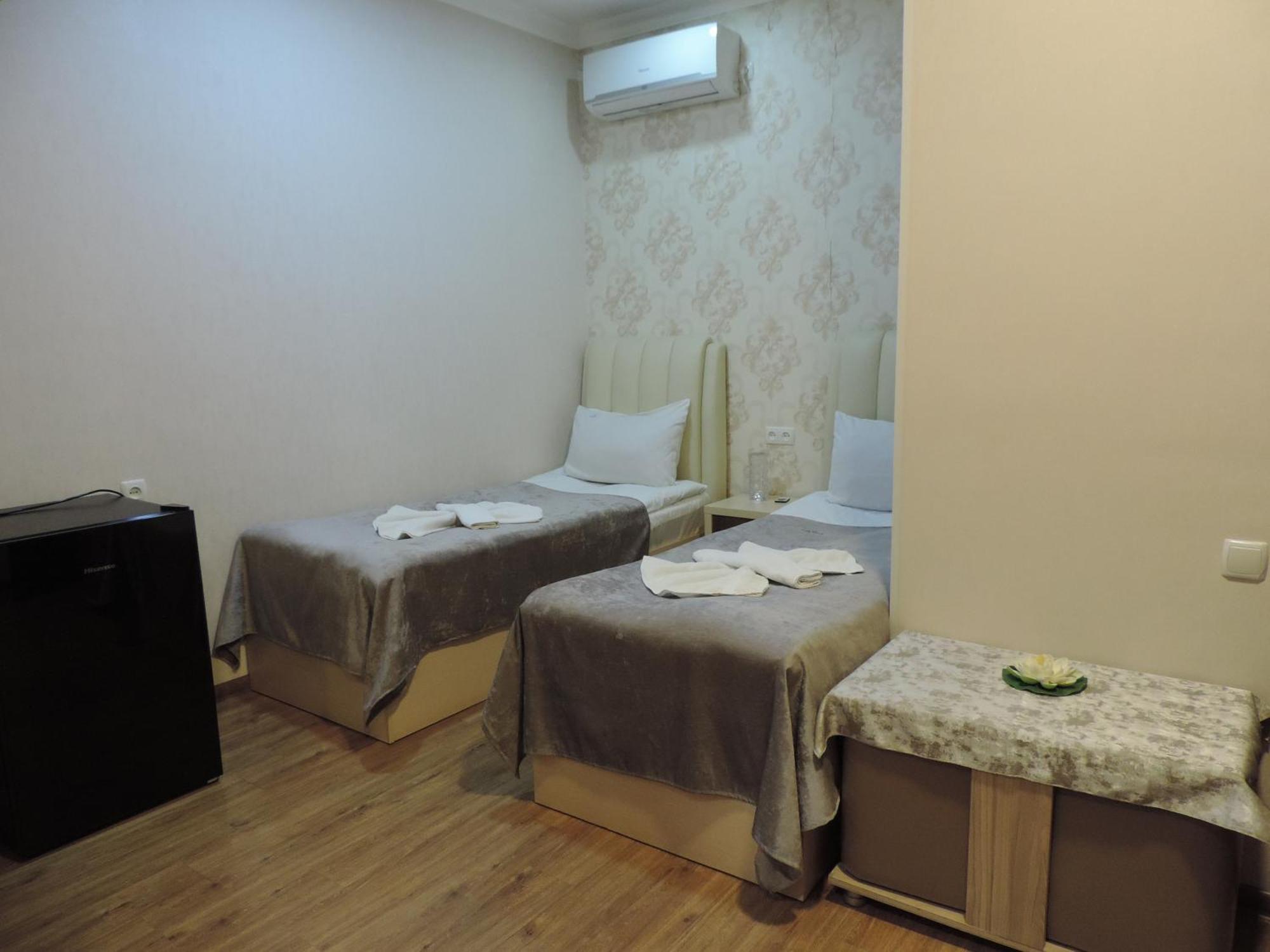 Hotel Lotus Ахалцихе Екстериор снимка