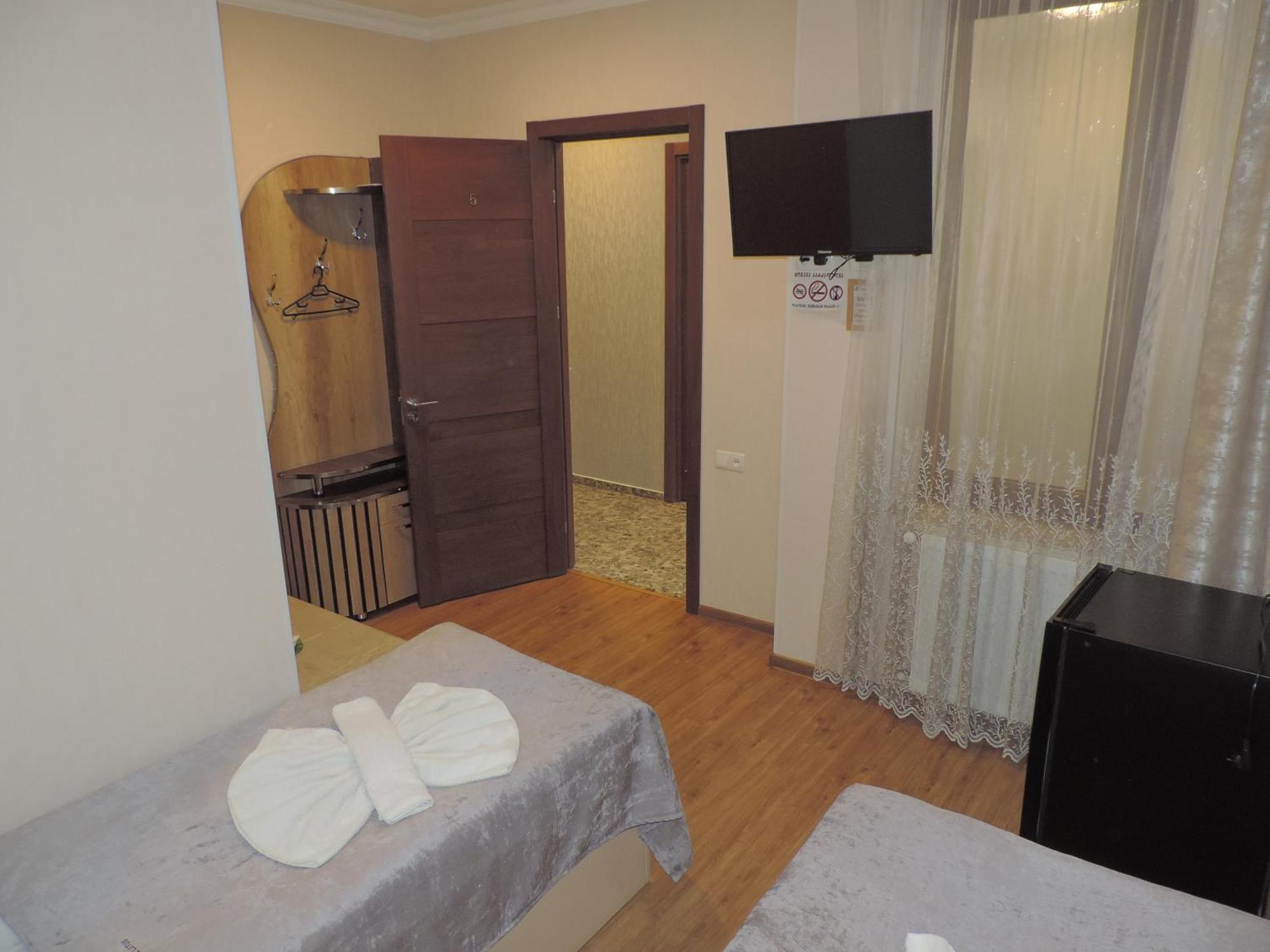 Hotel Lotus Ахалцихе Екстериор снимка