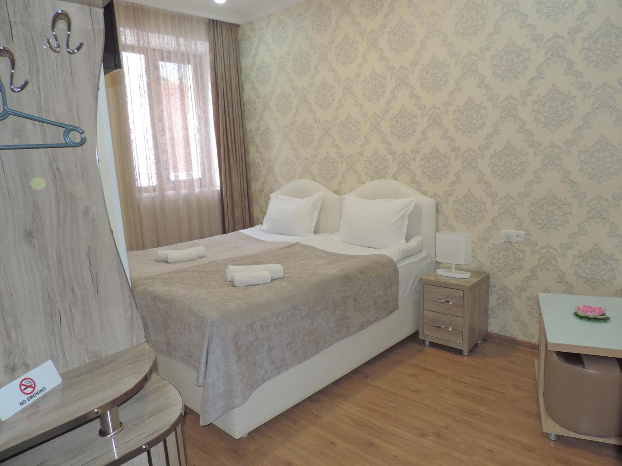 Hotel Lotus Ахалцихе Екстериор снимка