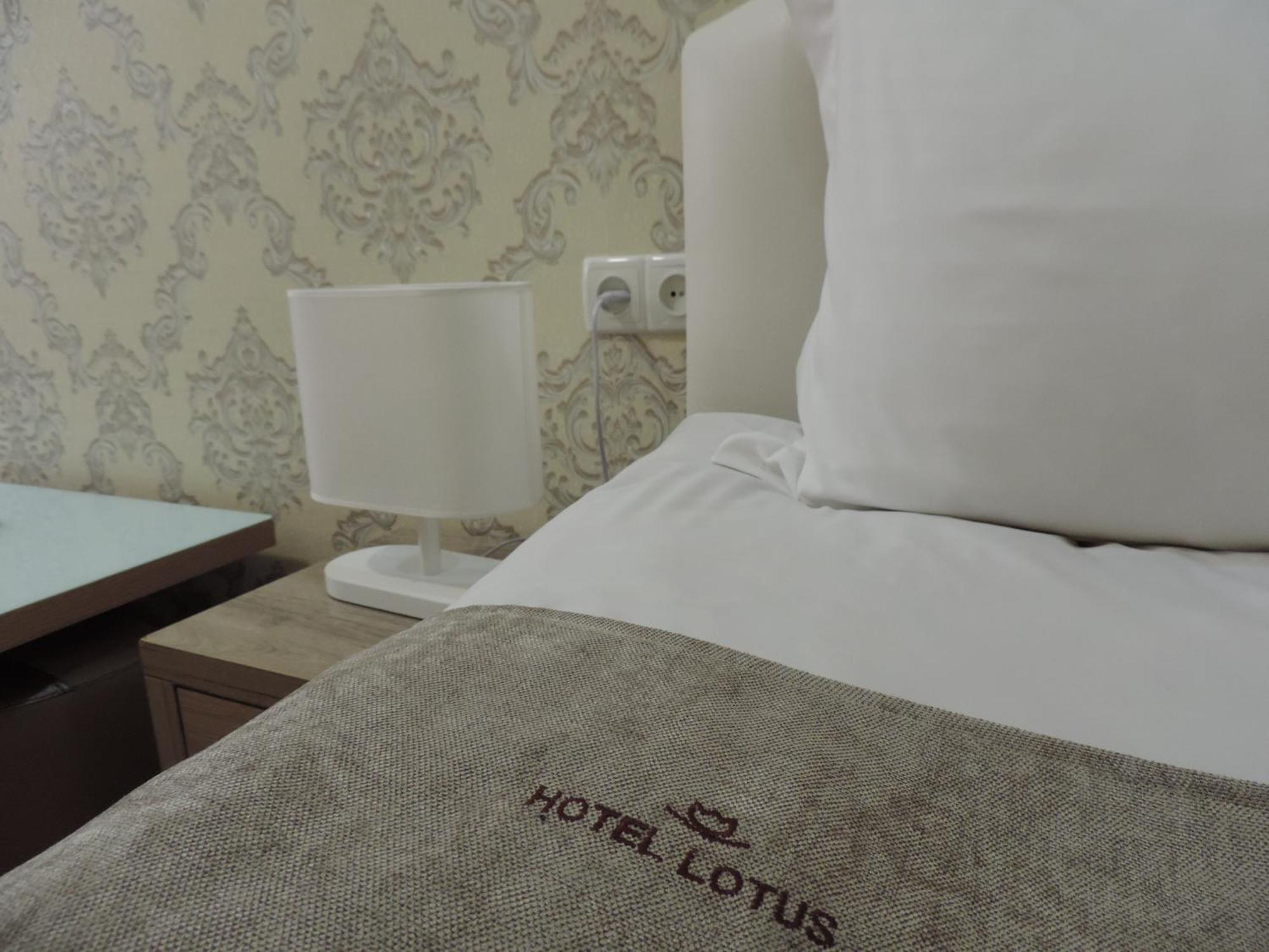 Hotel Lotus Ахалцихе Екстериор снимка