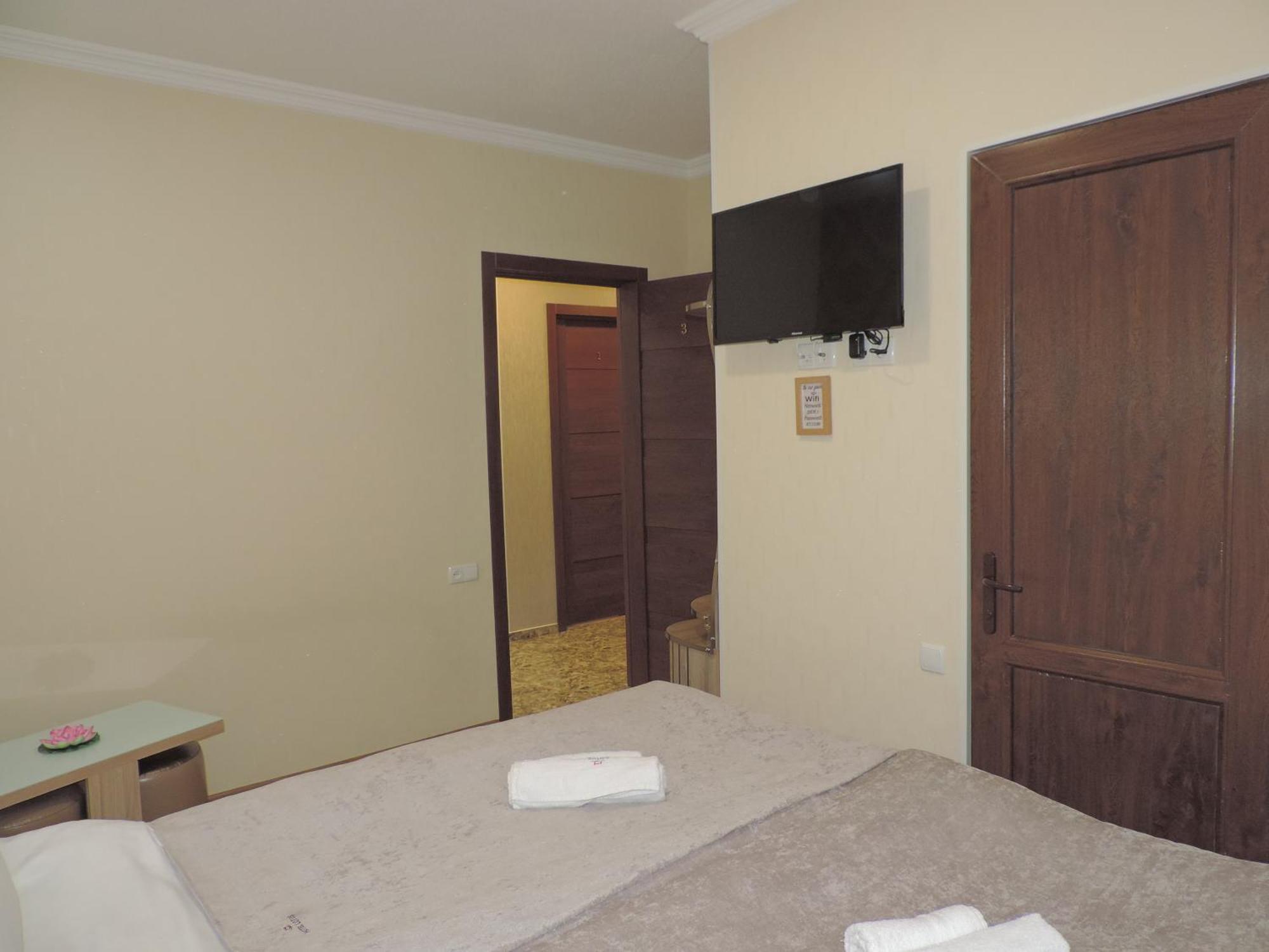 Hotel Lotus Ахалцихе Екстериор снимка